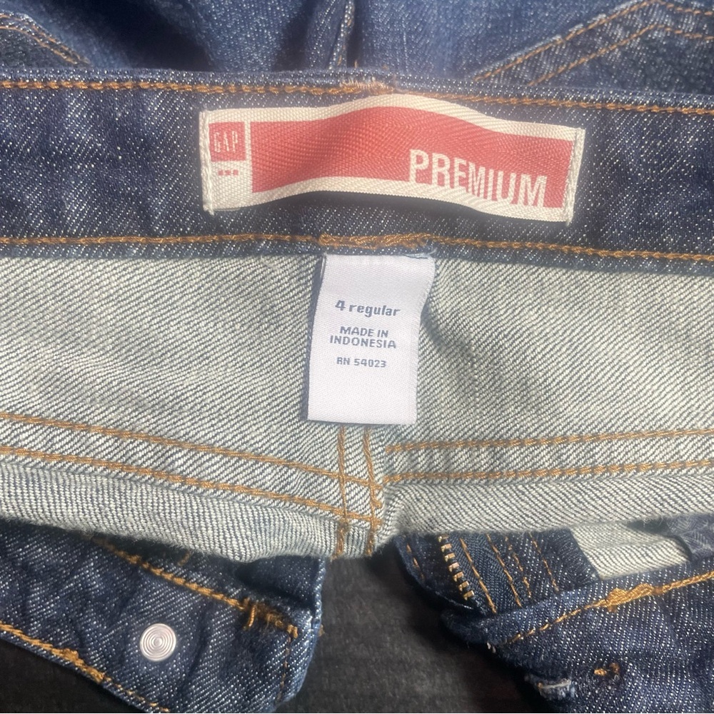 Gap Premium Denim cut off Jean shorts 4 regular never worn Buy cheap off season!